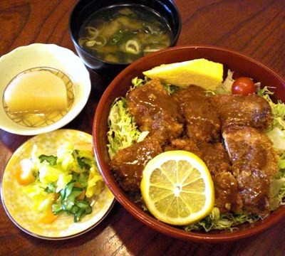 まぐろソースかつ丼